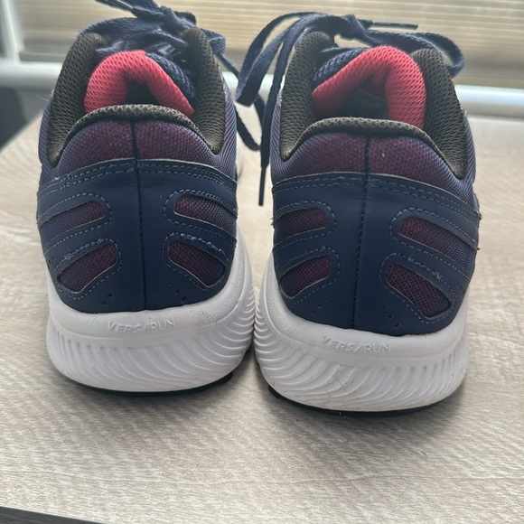 Saucony sneakers - Picture 4 of 5